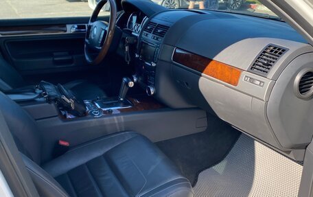 Volkswagen Touareg III, 2010 год, 2 050 000 рублей, 4 фотография