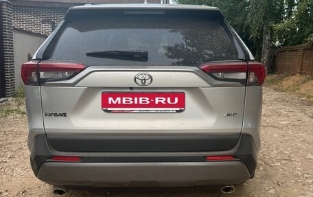 Toyota RAV4, 2022 год, 3 700 000 рублей, 8 фотография