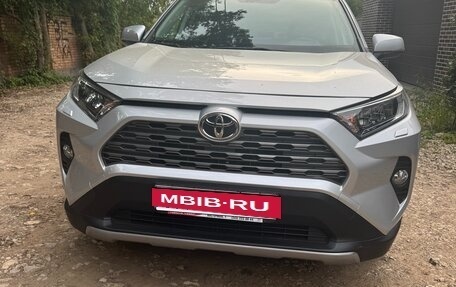 Toyota RAV4, 2022 год, 3 700 000 рублей, 7 фотография