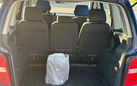 Volkswagen Touran III, 2005 год, 900 000 рублей, 8 фотография