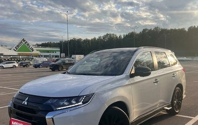 Mitsubishi Outlander III рестайлинг 3, 2022 год, 2 220 000 рублей, 1 фотография