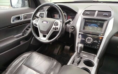 Ford Explorer VI, 2011 год, 1 080 000 рублей, 17 фотография