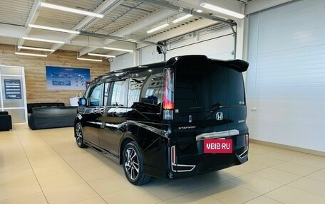 Honda Stepwgn IV, 2016 год, 2 299 999 рублей, 4 фотография