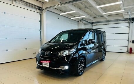 Honda Stepwgn IV, 2016 год, 2 299 999 рублей, 2 фотография