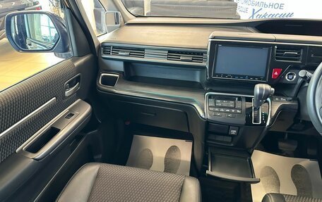 Honda Stepwgn IV, 2016 год, 2 299 999 рублей, 14 фотография