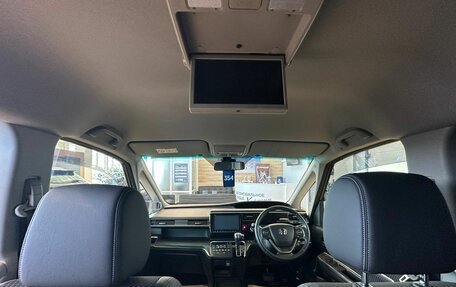 Honda Stepwgn IV, 2016 год, 2 299 999 рублей, 17 фотография