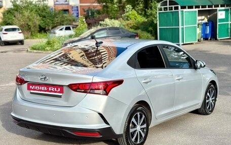 Hyundai Solaris II рестайлинг, 2021 год, 1 415 000 рублей, 2 фотография