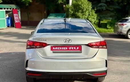 Hyundai Solaris II рестайлинг, 2021 год, 1 415 000 рублей, 3 фотография