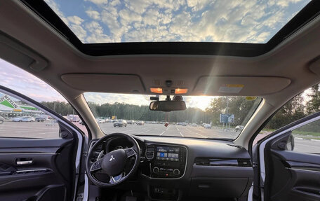 Mitsubishi Outlander III рестайлинг 3, 2022 год, 2 220 000 рублей, 9 фотография