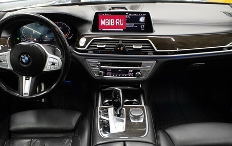 BMW 7 серия, 2020 год, 5 999 000 рублей, 12 фотография
