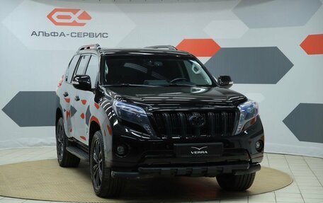 Toyota Land Cruiser Prado 150 рестайлинг 2, 2016 год, 3 690 000 рублей, 3 фотография