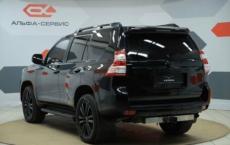 Toyota Land Cruiser Prado 150 рестайлинг 2, 2016 год, 3 690 000 рублей, 7 фотография
