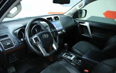 Toyota Land Cruiser Prado 150 рестайлинг 2, 2016 год, 3 690 000 рублей, 10 фотография