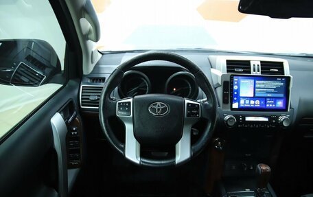 Toyota Land Cruiser Prado 150 рестайлинг 2, 2016 год, 3 690 000 рублей, 14 фотография