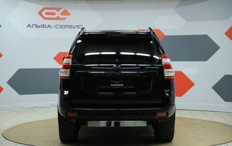 Toyota Land Cruiser Prado 150 рестайлинг 2, 2016 год, 3 690 000 рублей, 6 фотография