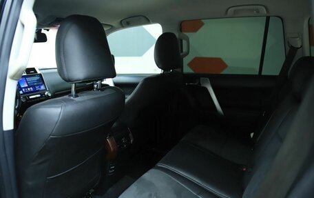 Toyota Land Cruiser Prado 150 рестайлинг 2, 2016 год, 3 690 000 рублей, 12 фотография