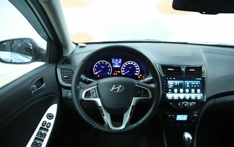 Hyundai Solaris II рестайлинг, 2012 год, 720 000 рублей, 14 фотография