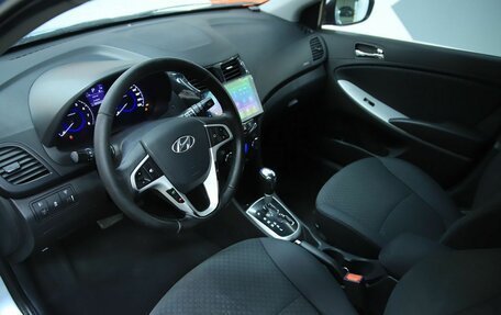 Hyundai Solaris II рестайлинг, 2012 год, 720 000 рублей, 10 фотография