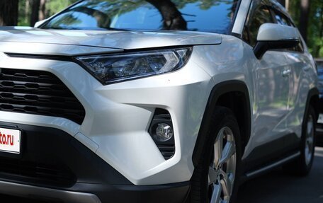 Toyota RAV4, 2020 год, 3 450 000 рублей, 6 фотография