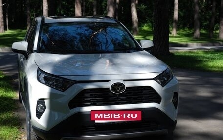 Toyota RAV4, 2020 год, 3 450 000 рублей, 5 фотография