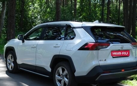 Toyota RAV4, 2020 год, 3 450 000 рублей, 8 фотография