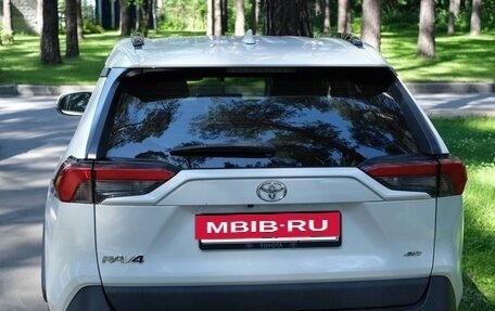 Toyota RAV4, 2020 год, 3 450 000 рублей, 9 фотография