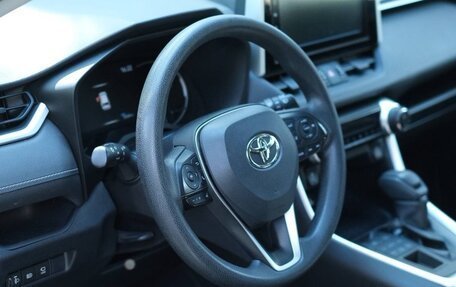 Toyota RAV4, 2020 год, 3 450 000 рублей, 31 фотография