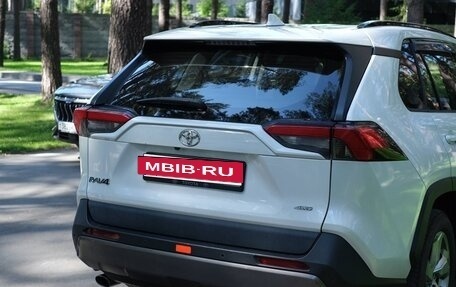 Toyota RAV4, 2020 год, 3 450 000 рублей, 12 фотография