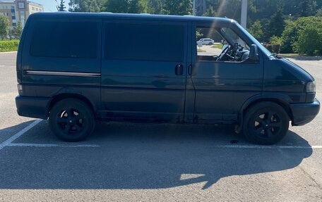 Volkswagen Multivan T4, 2001 год, 800 000 рублей, 2 фотография