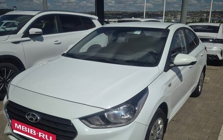 Hyundai Solaris II рестайлинг, 2017 год, 1 300 000 рублей, 4 фотография