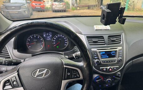 Hyundai Solaris II рестайлинг, 2014 год, 950 000 рублей, 2 фотография