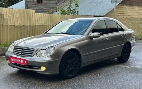 Mercedes-Benz C-Класс, 2004 год, 530 000 рублей, 2 фотография