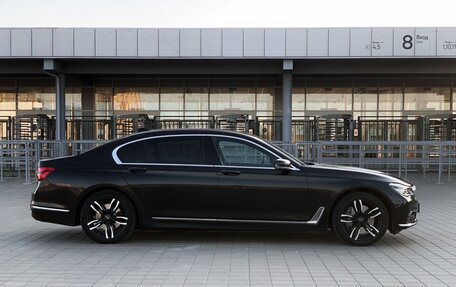 BMW 7 серия, 2016 год, 3 330 000 рублей, 2 фотография