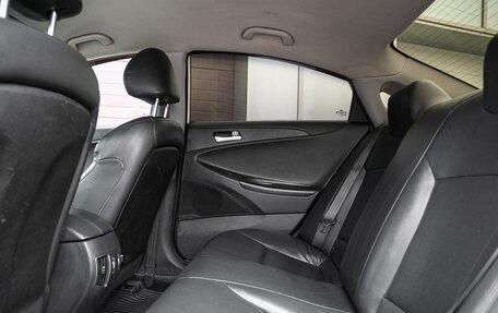 Hyundai Sonata VI, 2011 год, 983 000 рублей, 18 фотография