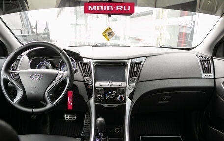 Hyundai Sonata VI, 2011 год, 983 000 рублей, 20 фотография