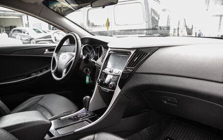 Hyundai Sonata VI, 2011 год, 983 000 рублей, 23 фотография