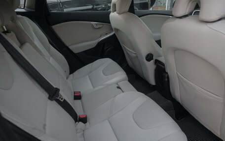 Volvo V40 II рестайлинг, 2013 год, 1 055 000 рублей, 2 фотография
