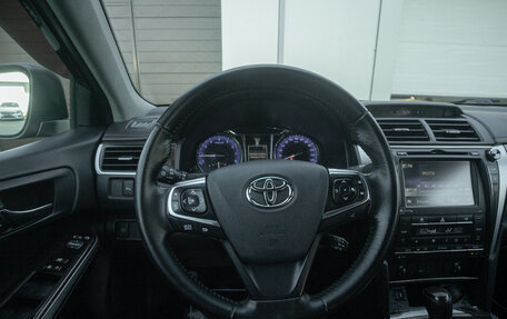 Toyota Camry, 2017 год, 1 997 000 рублей, 9 фотография