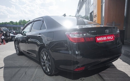 Toyota Camry, 2017 год, 1 997 000 рублей, 18 фотография