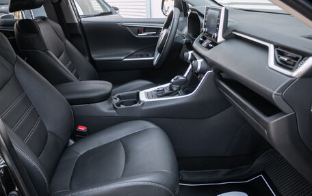 Toyota RAV4, 2021 год, 3 355 000 рублей, 13 фотография