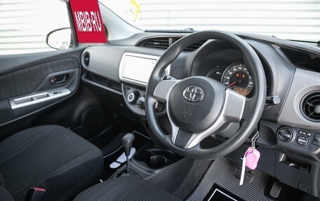Toyota Vitz, 2015 год, 775 000 рублей, 5 фотография