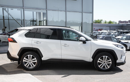 Toyota RAV4, 2021 год, 3 098 000 рублей, 1 фотография