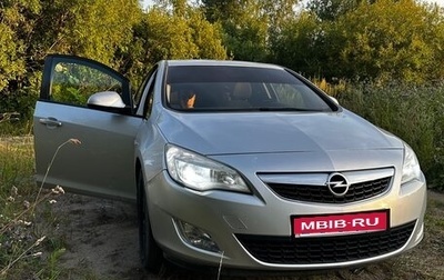 Opel Astra J, 2011 год, 700 000 рублей, 1 фотография