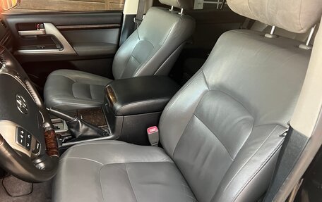 Toyota Land Cruiser 200, 2010 год, 2 500 000 рублей, 9 фотография