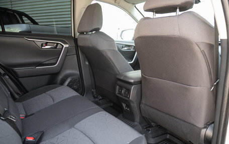 Toyota RAV4, 2021 год, 3 098 000 рублей, 9 фотография