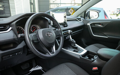Toyota RAV4, 2021 год, 3 098 000 рублей, 14 фотография