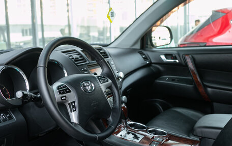 Toyota Highlander III, 2011 год, 2 058 000 рублей, 13 фотография