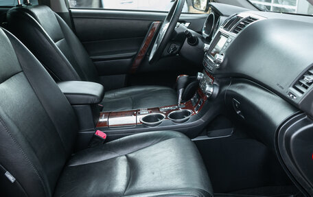 Toyota Highlander III, 2011 год, 2 058 000 рублей, 22 фотография