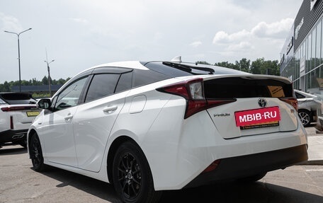 Toyota Prius IV XW50, 2020 год, 1 887 000 рублей, 8 фотография