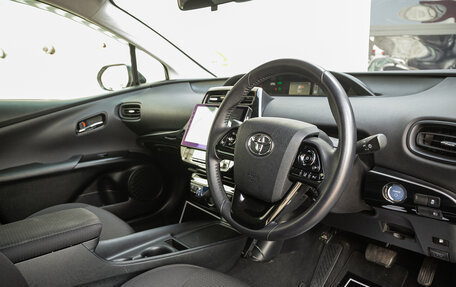 Toyota Prius IV XW50, 2020 год, 1 887 000 рублей, 14 фотография